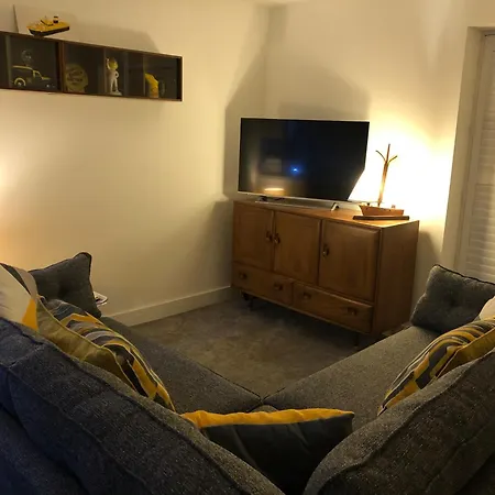 Retro Retreat, Sea View, Free Parking & Ev Plug-in * Whitby