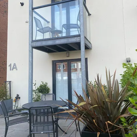 Retro Retreat, Sea View, Free Parking & Ev Plug-in Whitby