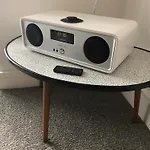 Retro Retreat, Sea View, Free Parking & Ev Plug-in