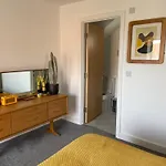 Semesterbostad Retro Retreat, Sea View, Free Parking & Ev Plug-in