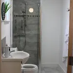 Retro Retreat, Sea View, Free Parking & Ev Plug-in Whitby