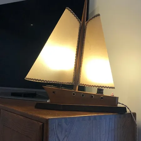 Semesterbostad Retro Retreat, Sea View, Free Parking & Ev Plug-in