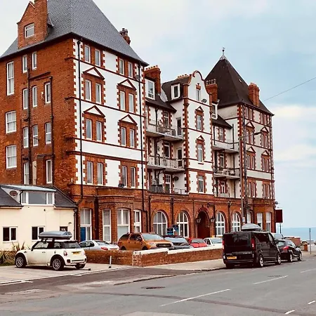 Retro Retreat, Sea View, Free Parking & Ev Plug-in *