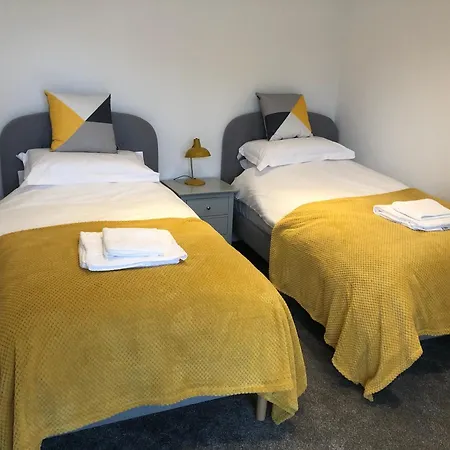 Retro Retreat, Sea View, Free Parking & Ev Plug-in Semesterbostad *