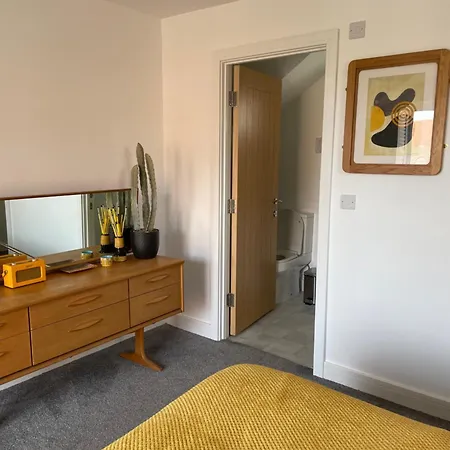 Semesterbostad Retro Retreat, Sea View, Free Parking & Ev Plug-in