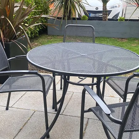 Retro Retreat, Sea View, Free Parking & Ev Plug-in * Whitby