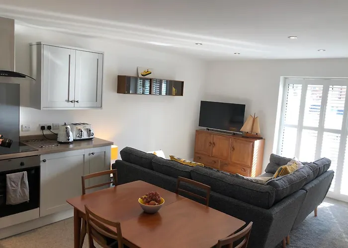 Retro Retreat, Sea View, Free Parking & Ev Plug-in Nyaraló *