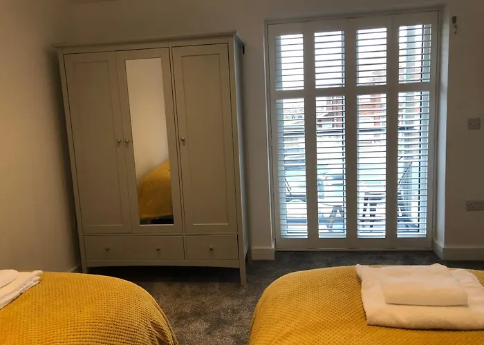 Retro Retreat, Sea View, Free Parking & Ev Plug-in *