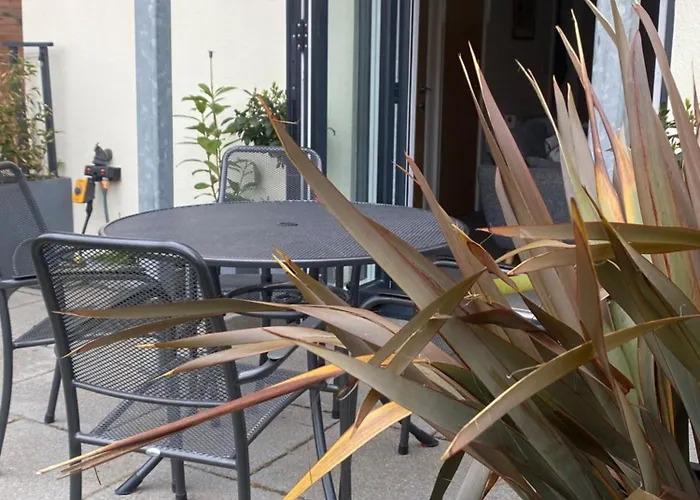 Retro Retreat, Sea View, Free Parking & Ev Plug-in *
