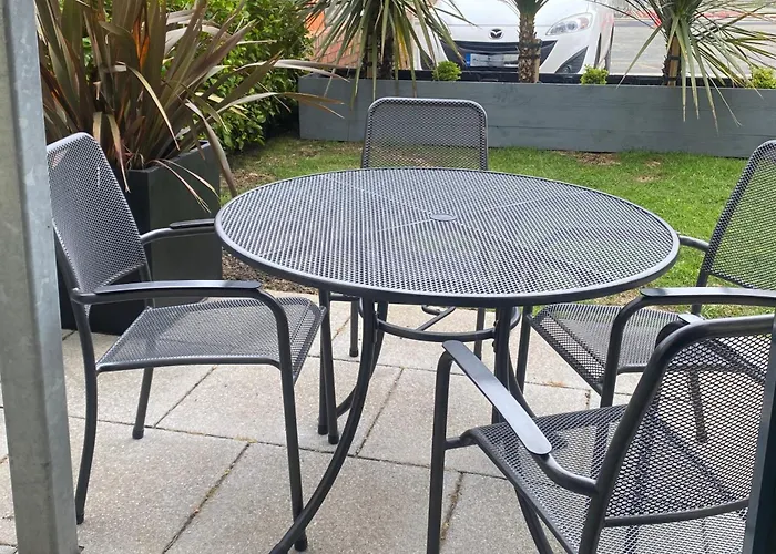 Retro Retreat, Sea View, Free Parking & Ev Plug-in * Whitby