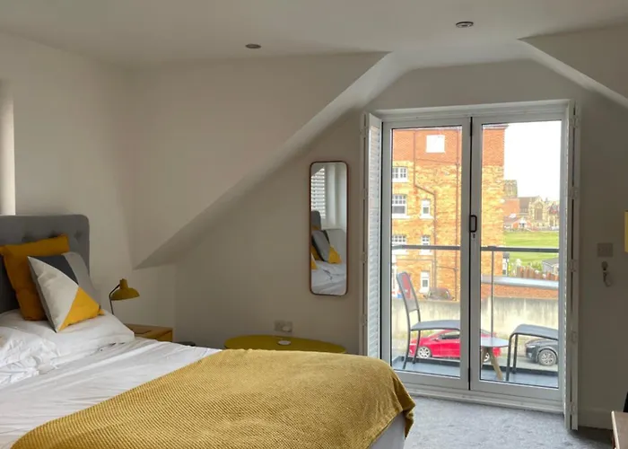 Retro Retreat, Sea View, Free Parking & Ev Plug-in *