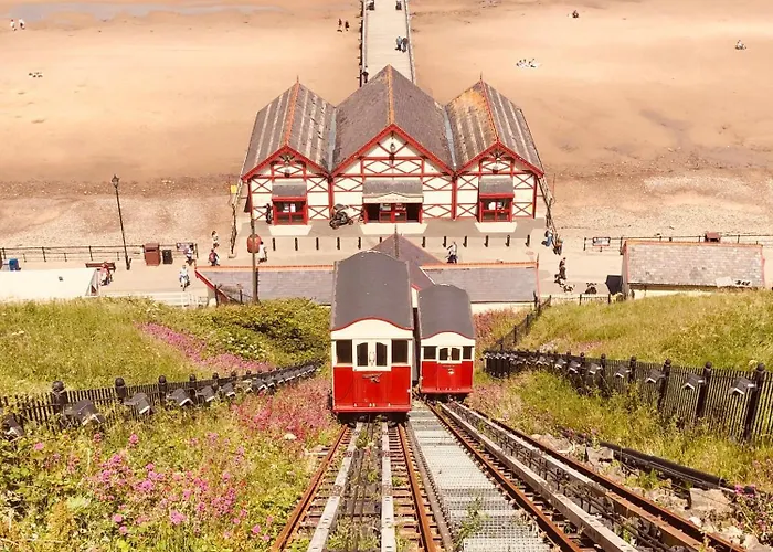 Retro Retreat, Sea View, Free Parking & Ev Plug-in Whitby