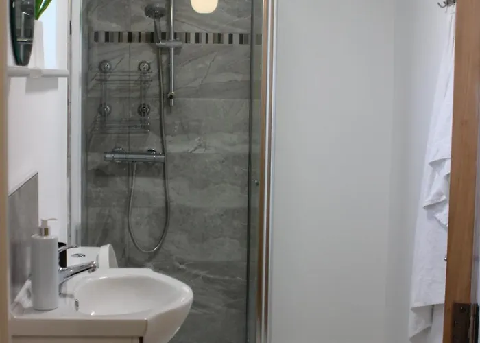 Retro Retreat, Sea View, Free Parking & Ev Plug-in Whitby